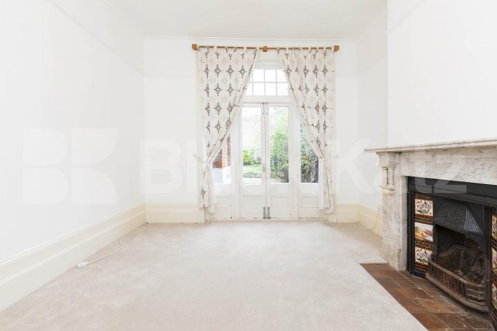 			2 Bedroom, 1 bath, 1 reception Flat			 Priory Road, Crouch End